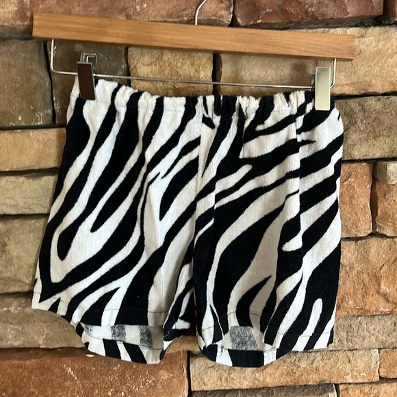 Towel Zebra shorts for teens and pre-teens on deck for Swim Team - Picture 1 of 3